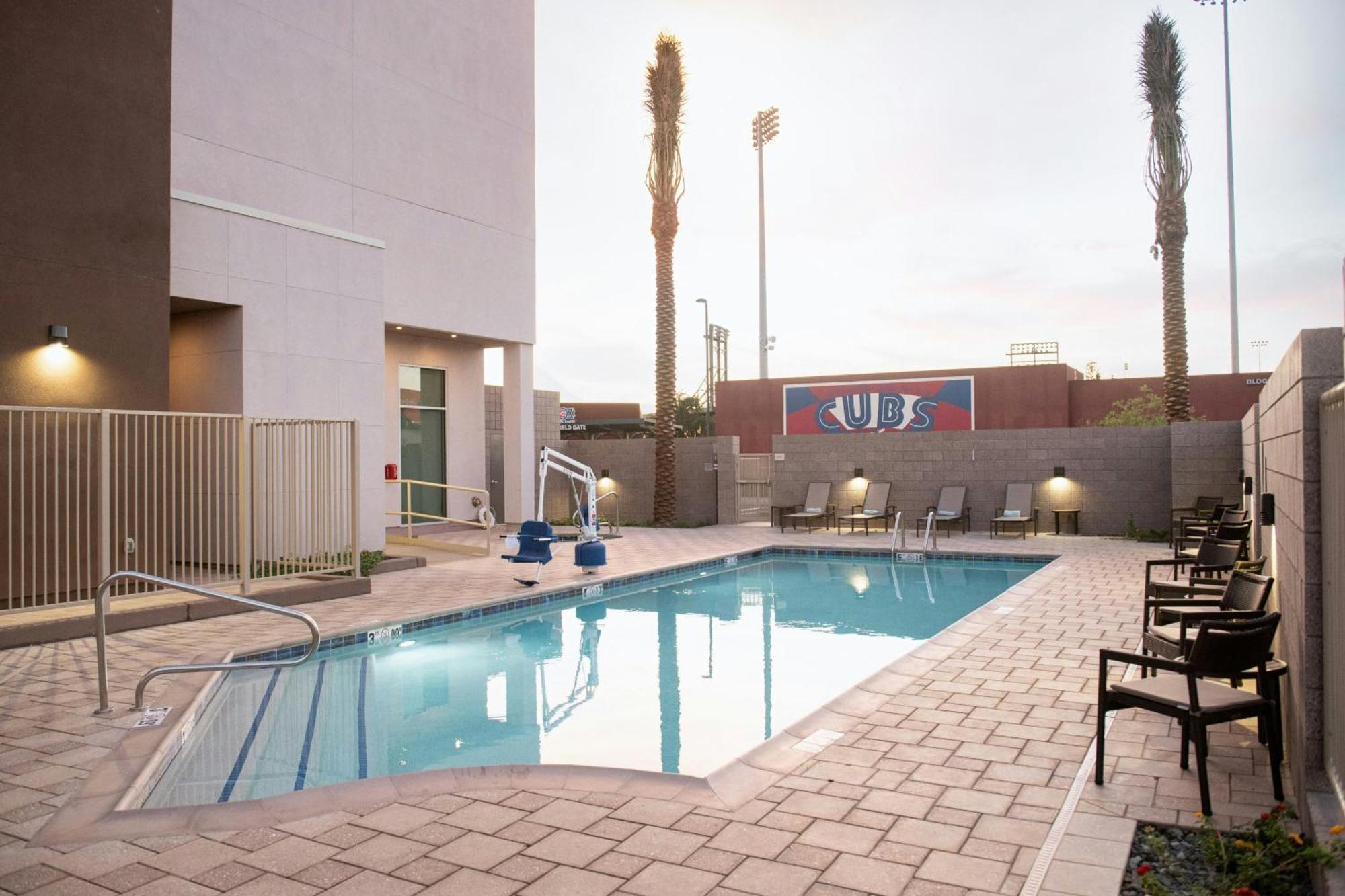 Courtyard By Marriott Mesa At Wrigleyville West エクステリア 写真